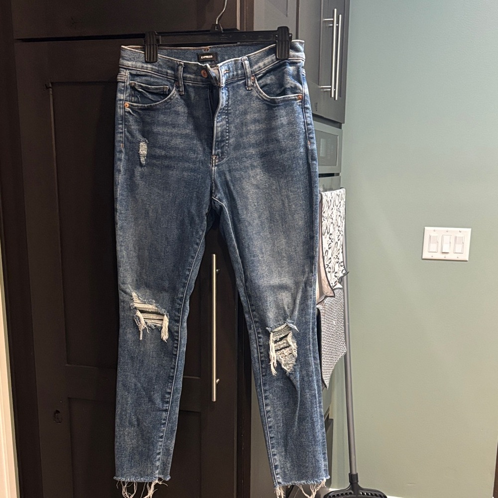 Express Ankle Distressed Denim Jeans